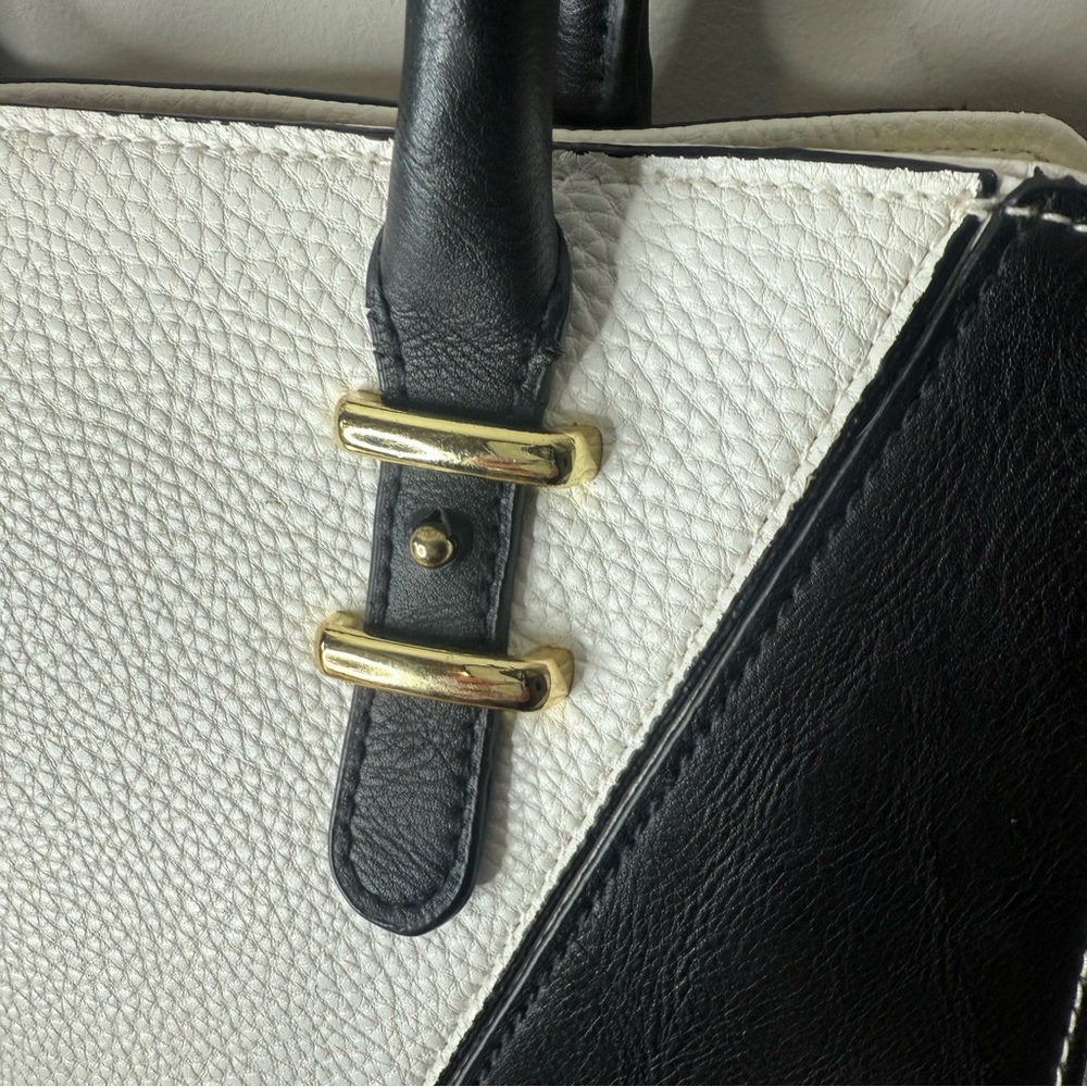 STEVE MADDEN Black White Colour Block Hand Bag Crossbody Strap Zipper PU *Flaw* - Picture 5 of 16